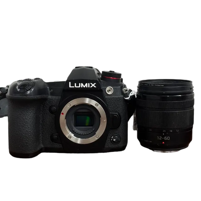 Panasonic Lumix G9 with Lumix G 12-60mm